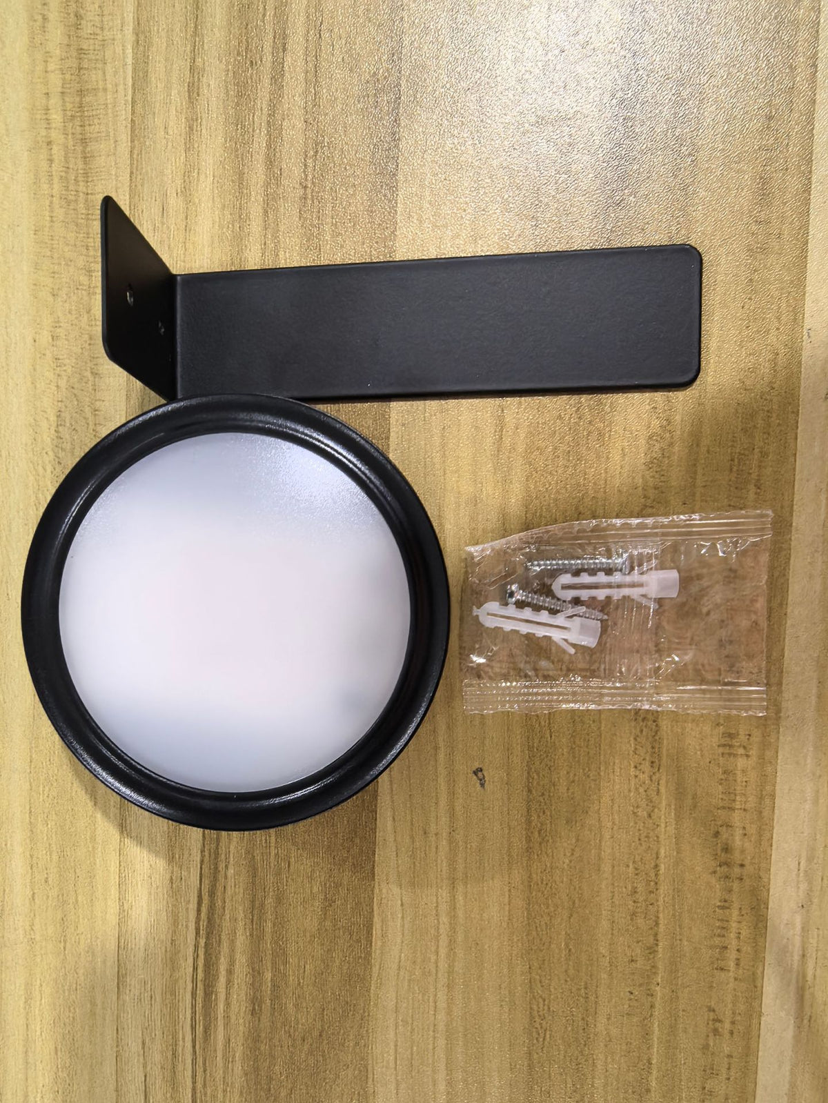 Wandleuchte mit Bewegungsmelder und LED