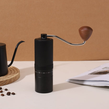 Handkaffeemühle mit CNC-Mahlwerk und Bürste