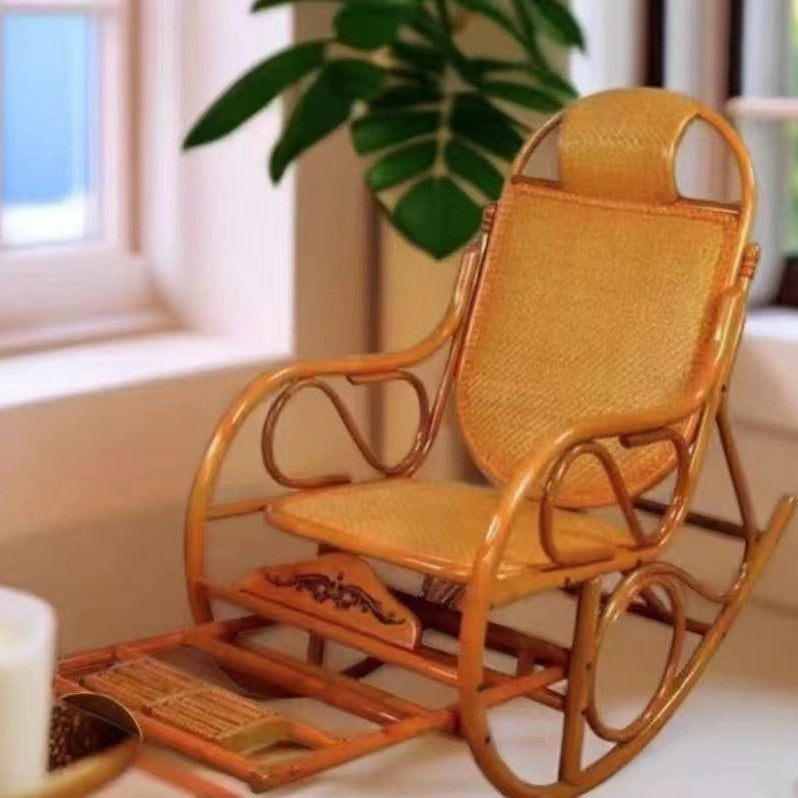 Schaukelstuhl aus Rattan, Landhausstil