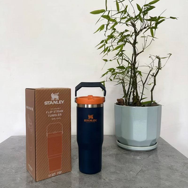 Isolierbecher 870 ml mit Strohhalm und Deckel