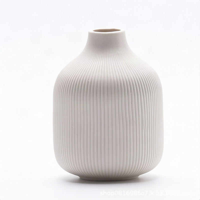 Keramikblumenvase mit Rillen, modern, Weiß