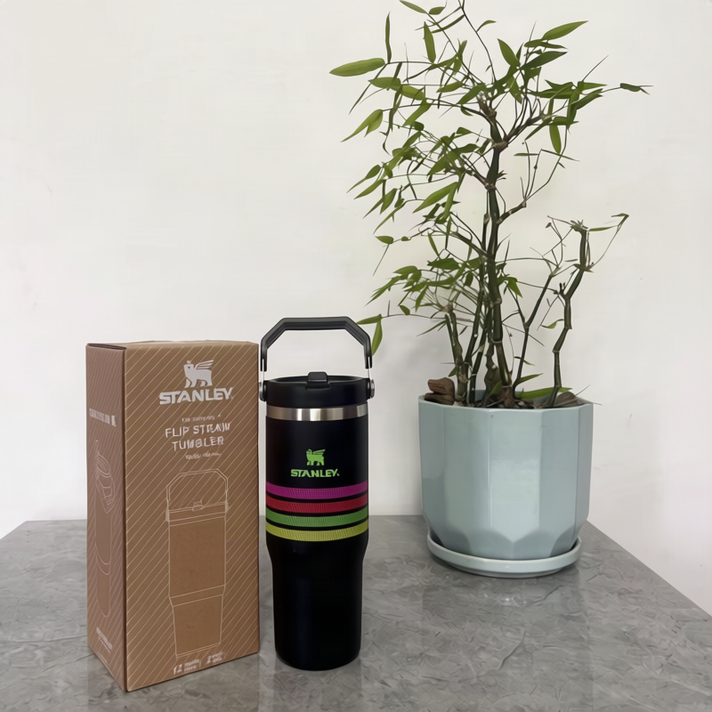 Isolierbecher 870 ml mit Strohhalm und Deckel