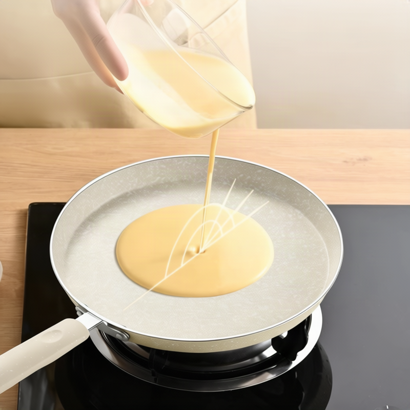 Bratpfanne mit Glasdeckel, Gusseisenboden
