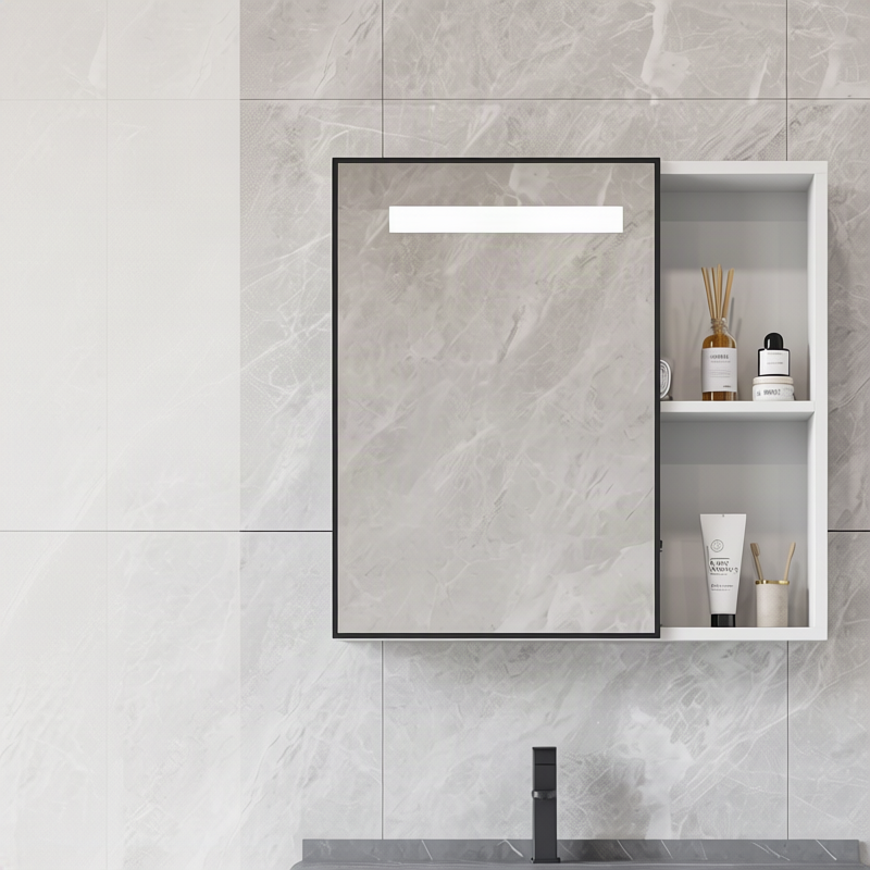 Badezimmerspiegelschrank mit LED und Steckdose