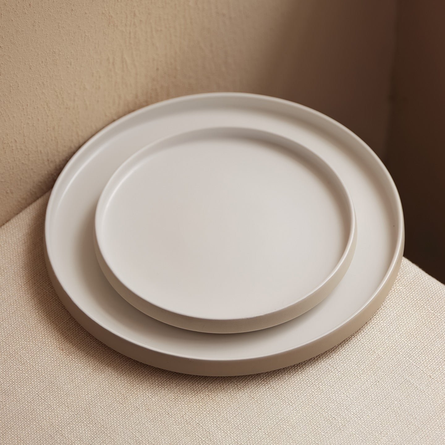 Porzellangeschirr mit Goldrand, 25-teilig