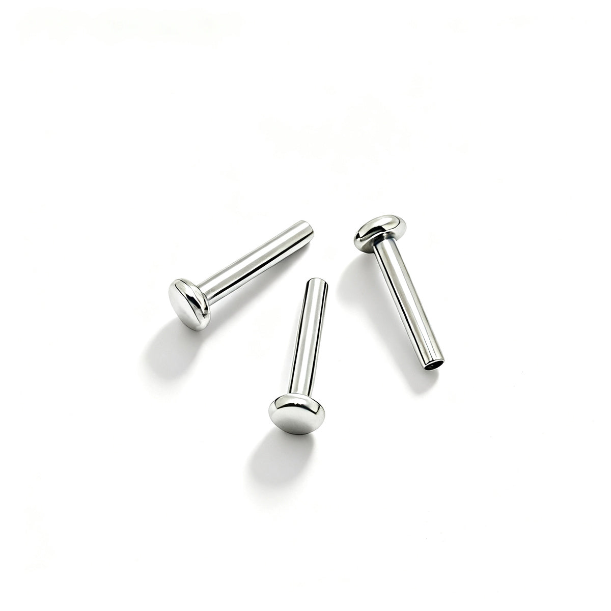 Titan-Piercingstab, flache Basis, Innengewinde