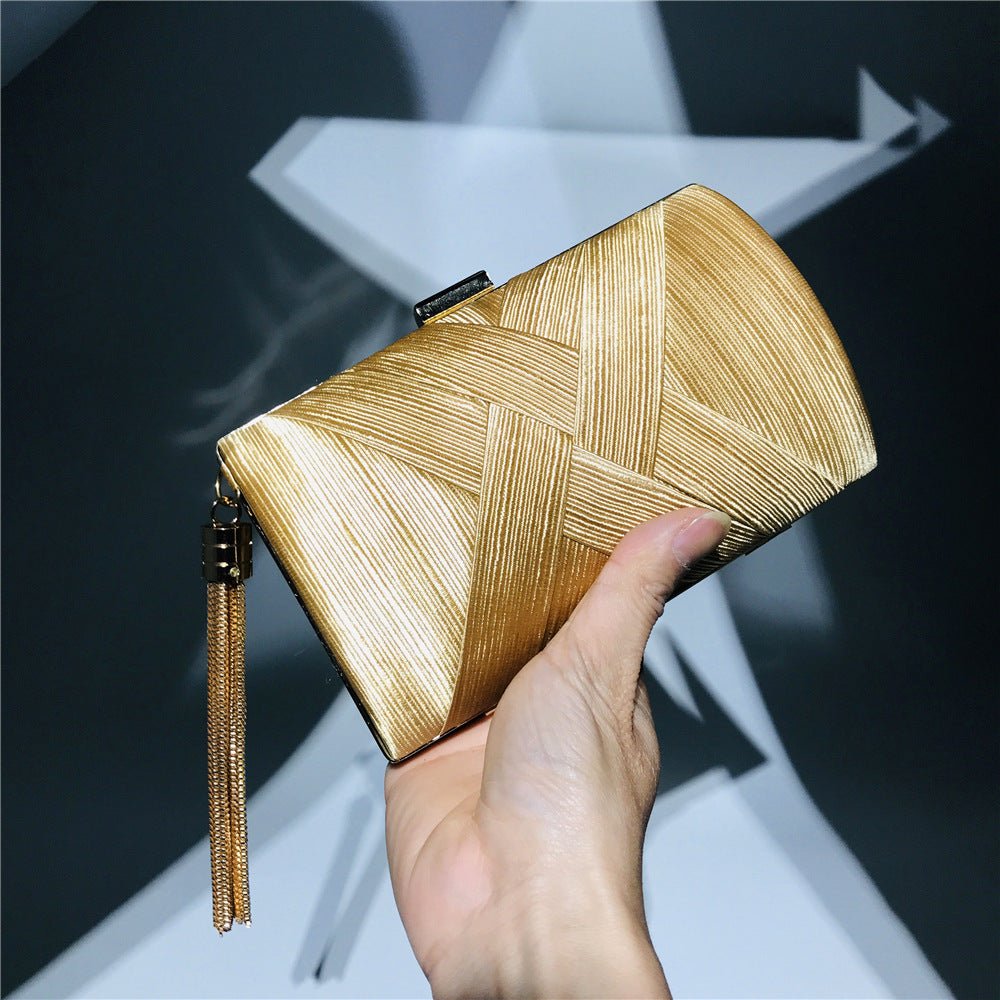 Éclessa Luxus-Abendclutch | Satin-Quastenhandtasche für klassische und moderne Eleganz
