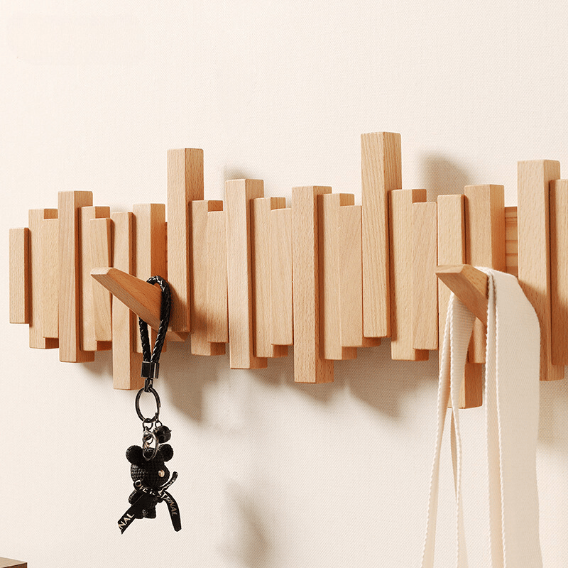 Holz Wandkleiderbügel mit einklappbaren Haken und minimalistischen Design | Brehn