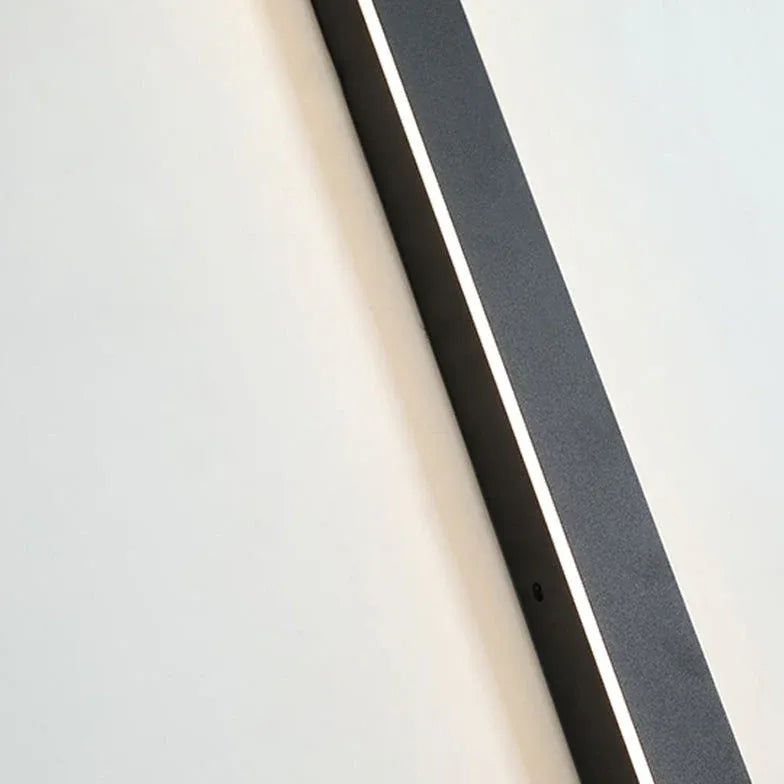 Lineare, minimalistische schwarze LED-Außenwandleuchte