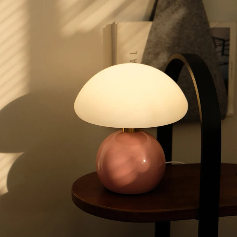 Moderne Nachttischlampe mit sanftem, warmweißem Licht - Stilvolle Beleuchtung für Schlafzimmer & Wohnzimmer | Brehn