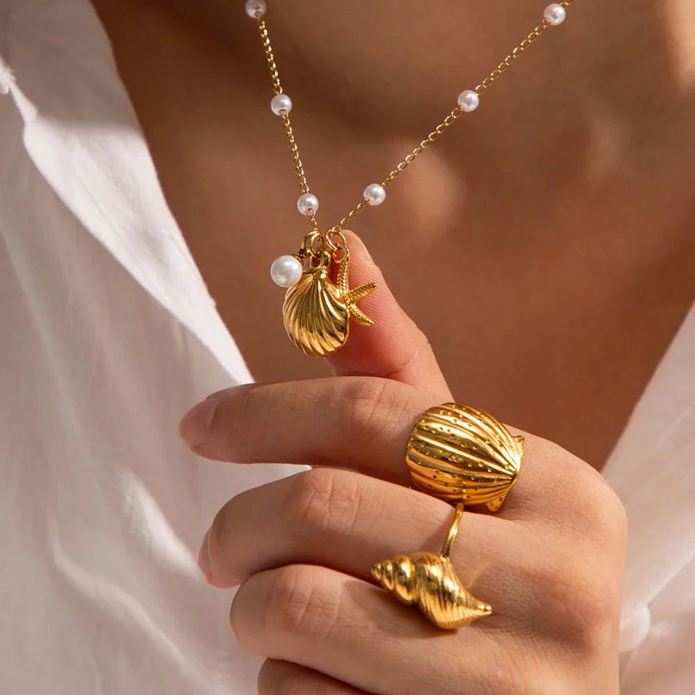 Brehn | Elegante zarte Abstand Perlen Muschelkette