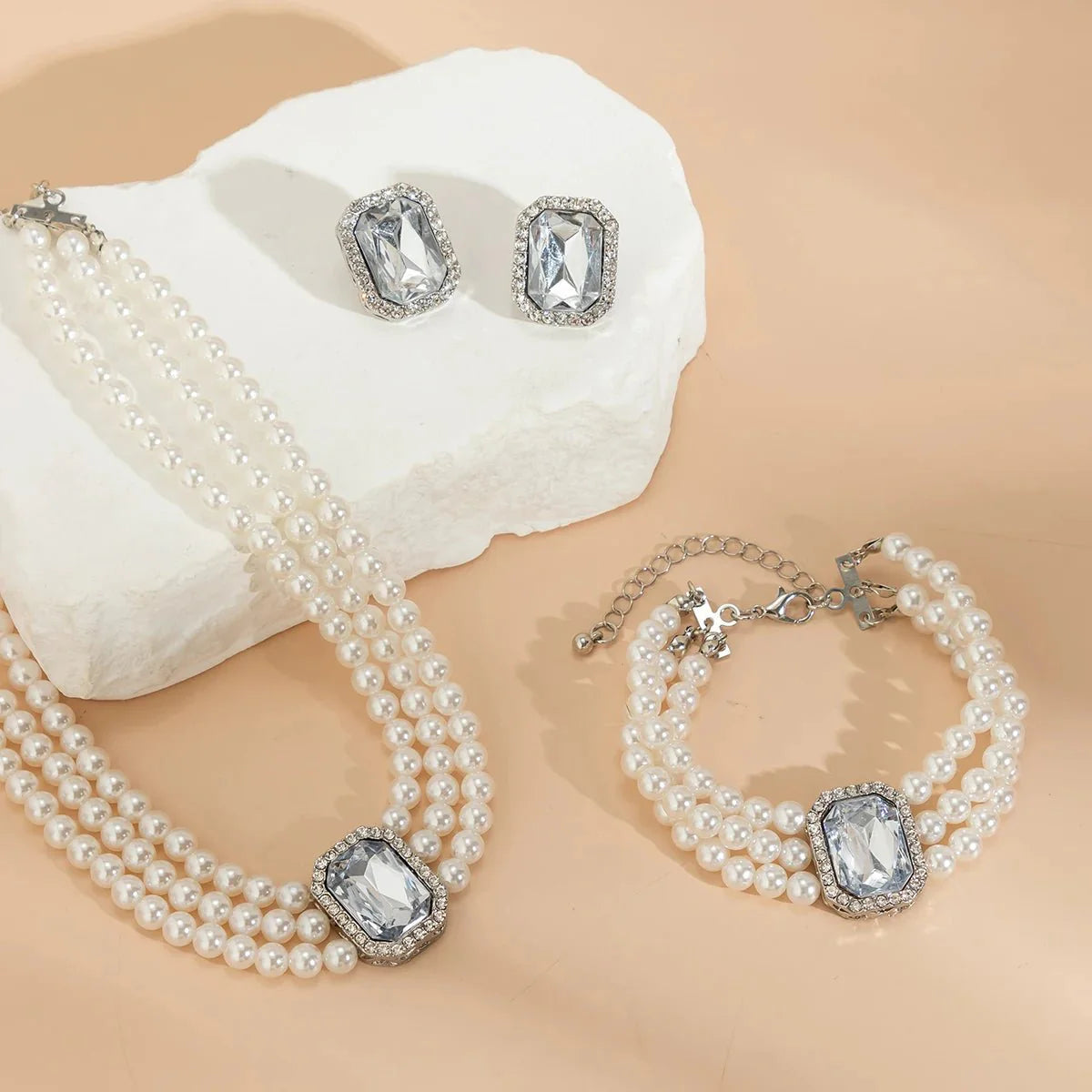 Brehn | Elegantes Perlen-Diamant-Halskette, Armband und Ohrringe Set