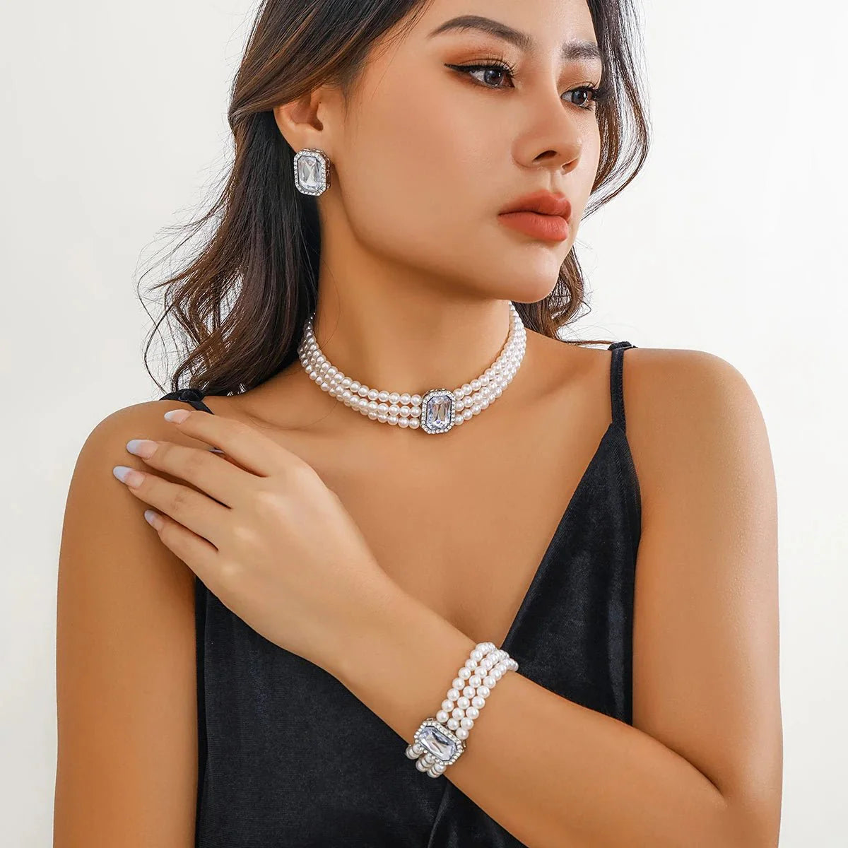 Brehn | Elegantes Perlen-Diamant-Halskette, Armband und Ohrringe Set