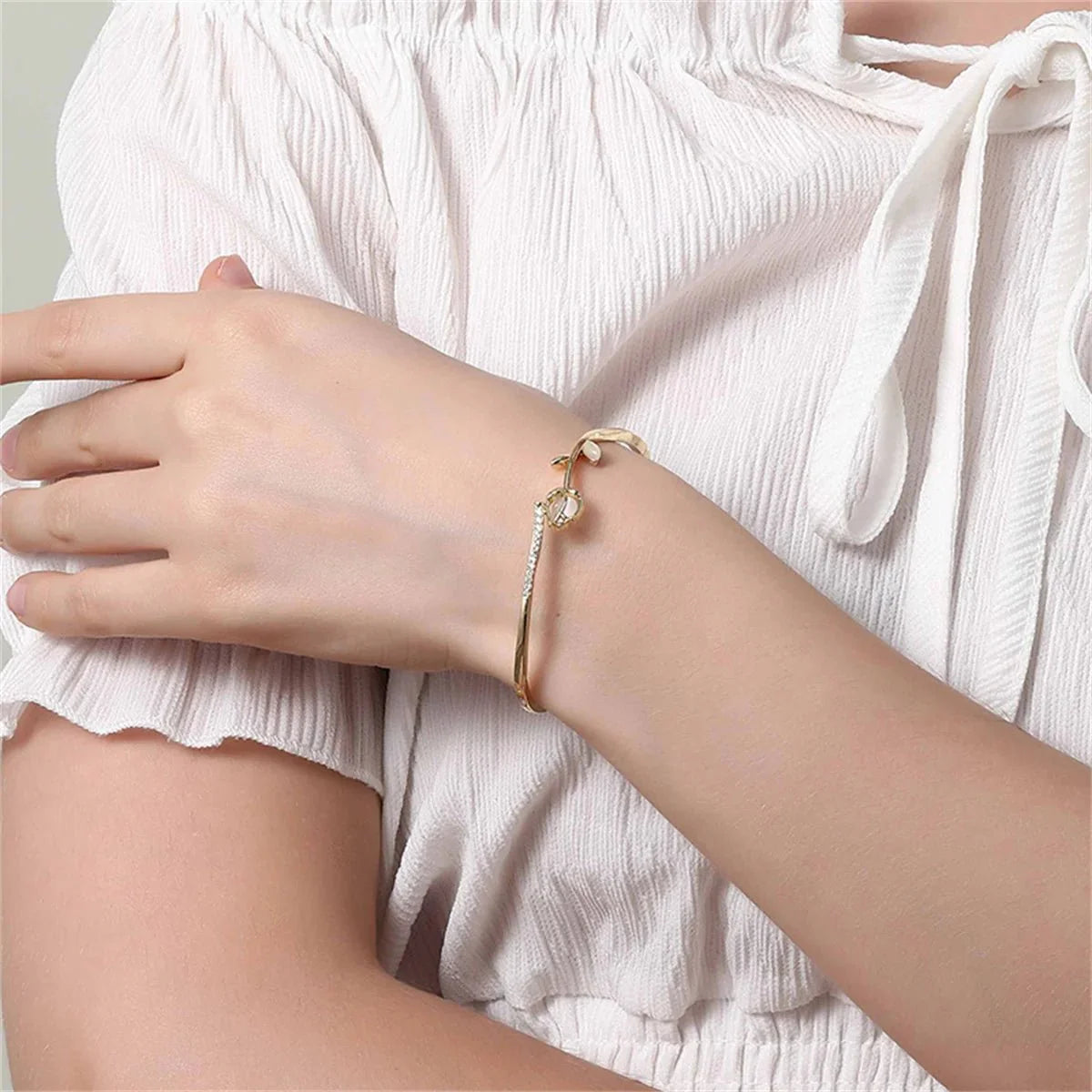 Brehn | Elegante Tulpe Opal Diamant Akzent Armband