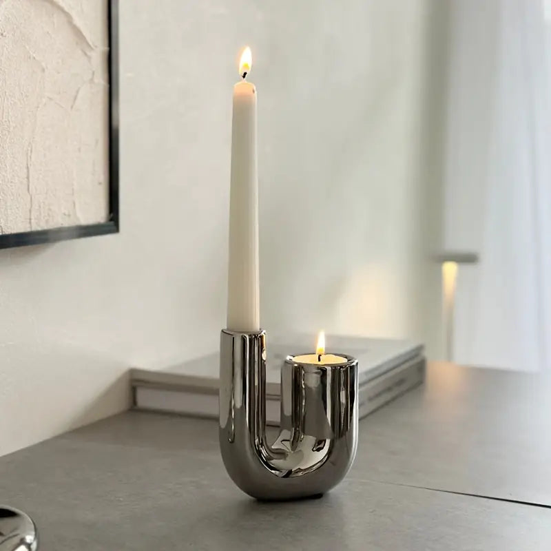 Eleganter Silberner Kerzenhalter mit minimalistischem Design | Brehn