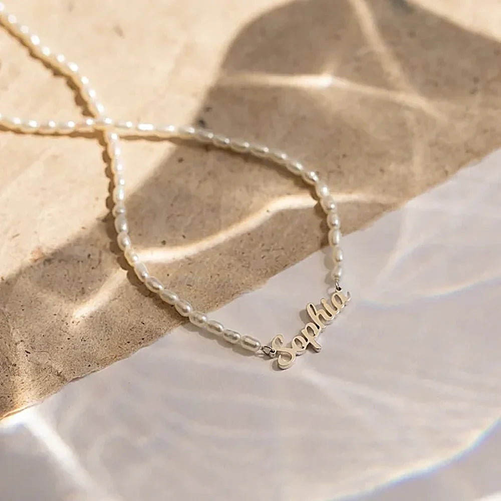 Brehn | Feminine personalisierte Namensperlenkette