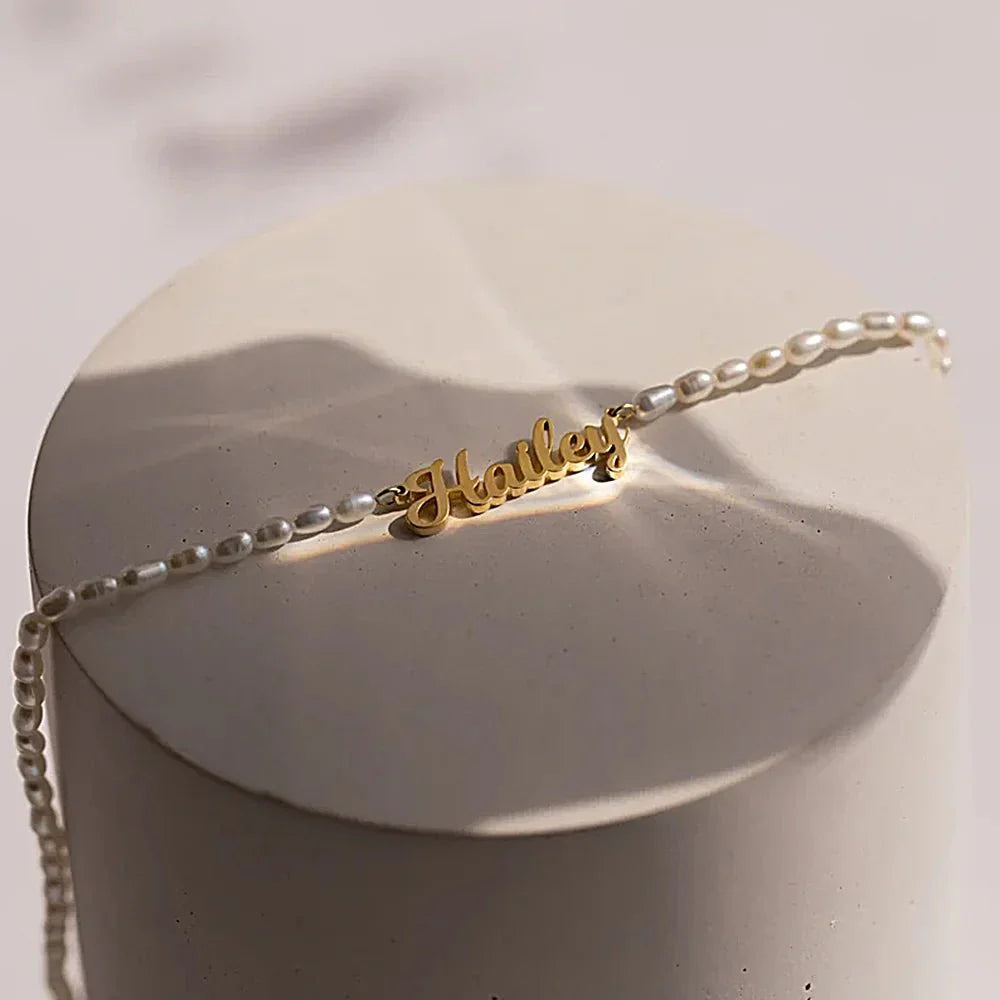 Brehn | Feminine personalisierte Namensperlenkette