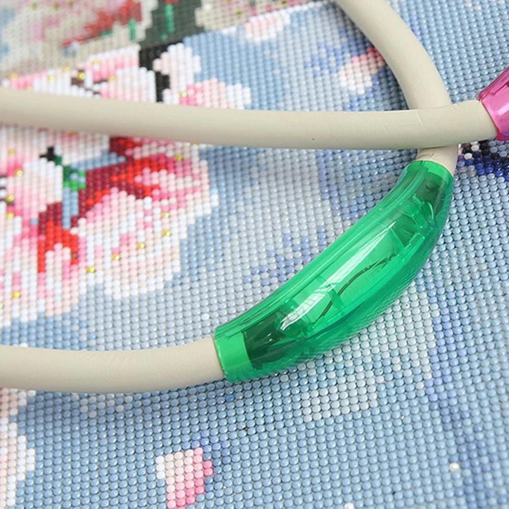 FlexiGlow – Flexible LED-Nackenlampe zum Stricken, Basteln und Lesen