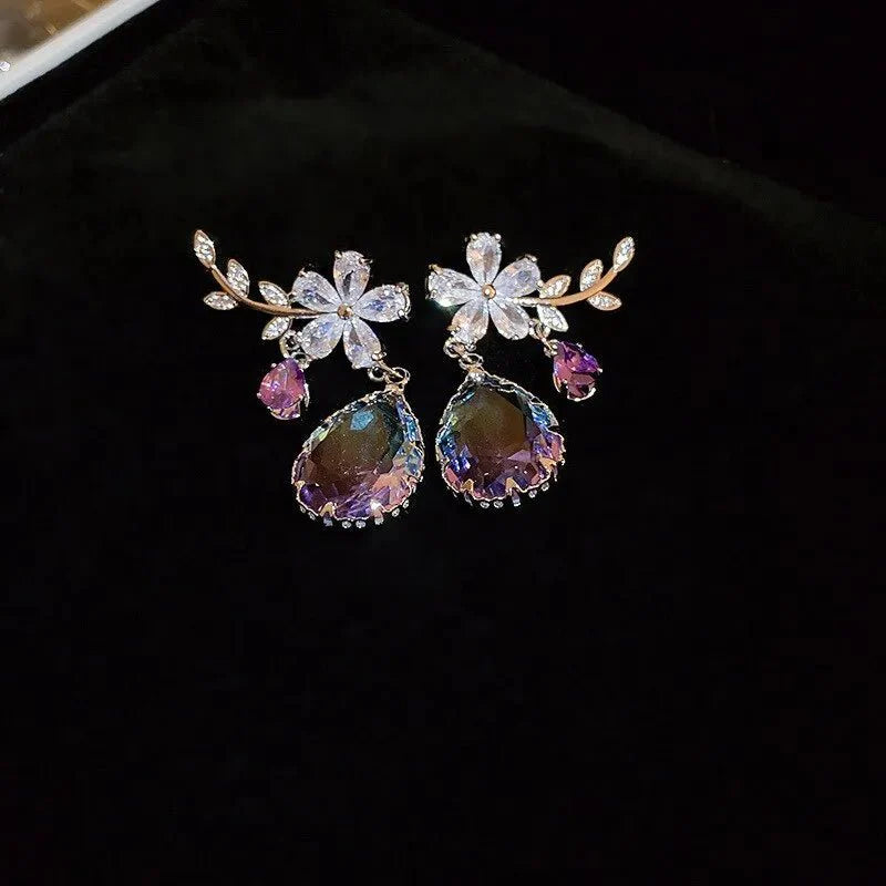 Brehn | Florale Amethyst-Wassertropfen-Ohrringe