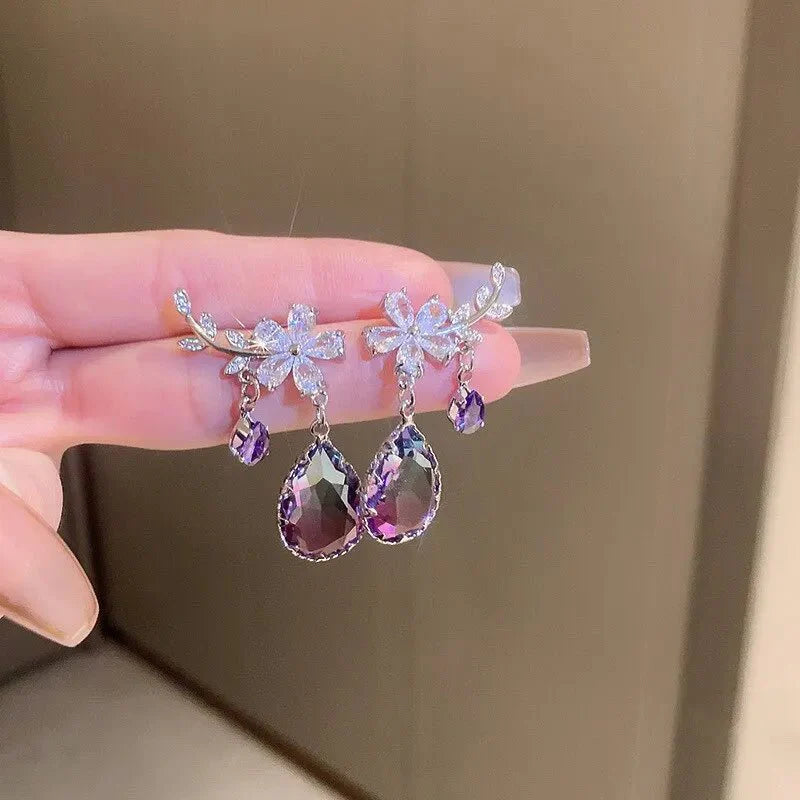 Brehn | Florale Amethyst-Wassertropfen-Ohrringe