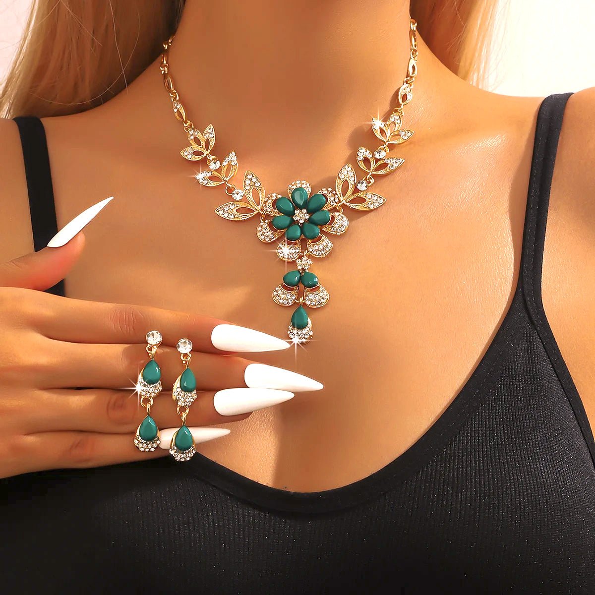 Brehn | Florales Diamant-Halsketten- und Ohrringe-Set