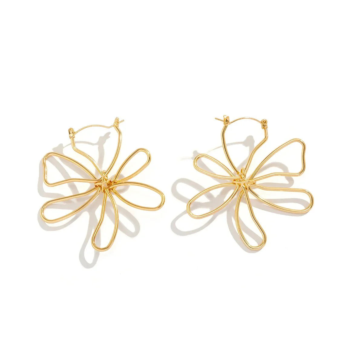 Brehn | Florale Knoten Umriss Ohrringe