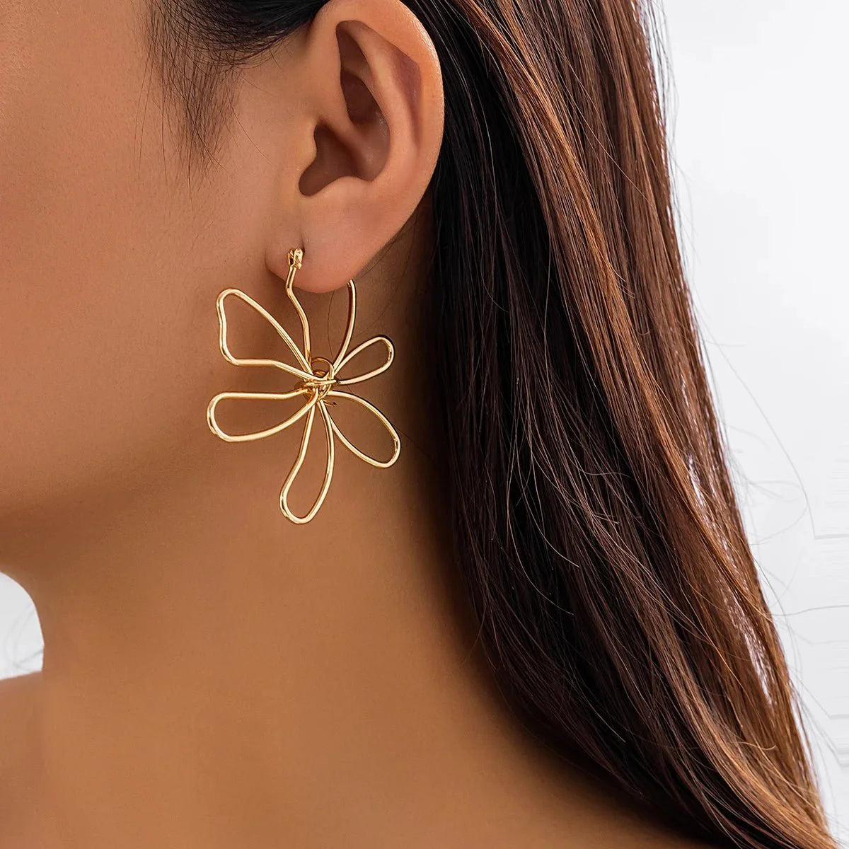 Brehn | Florale Knoten Umriss Ohrringe