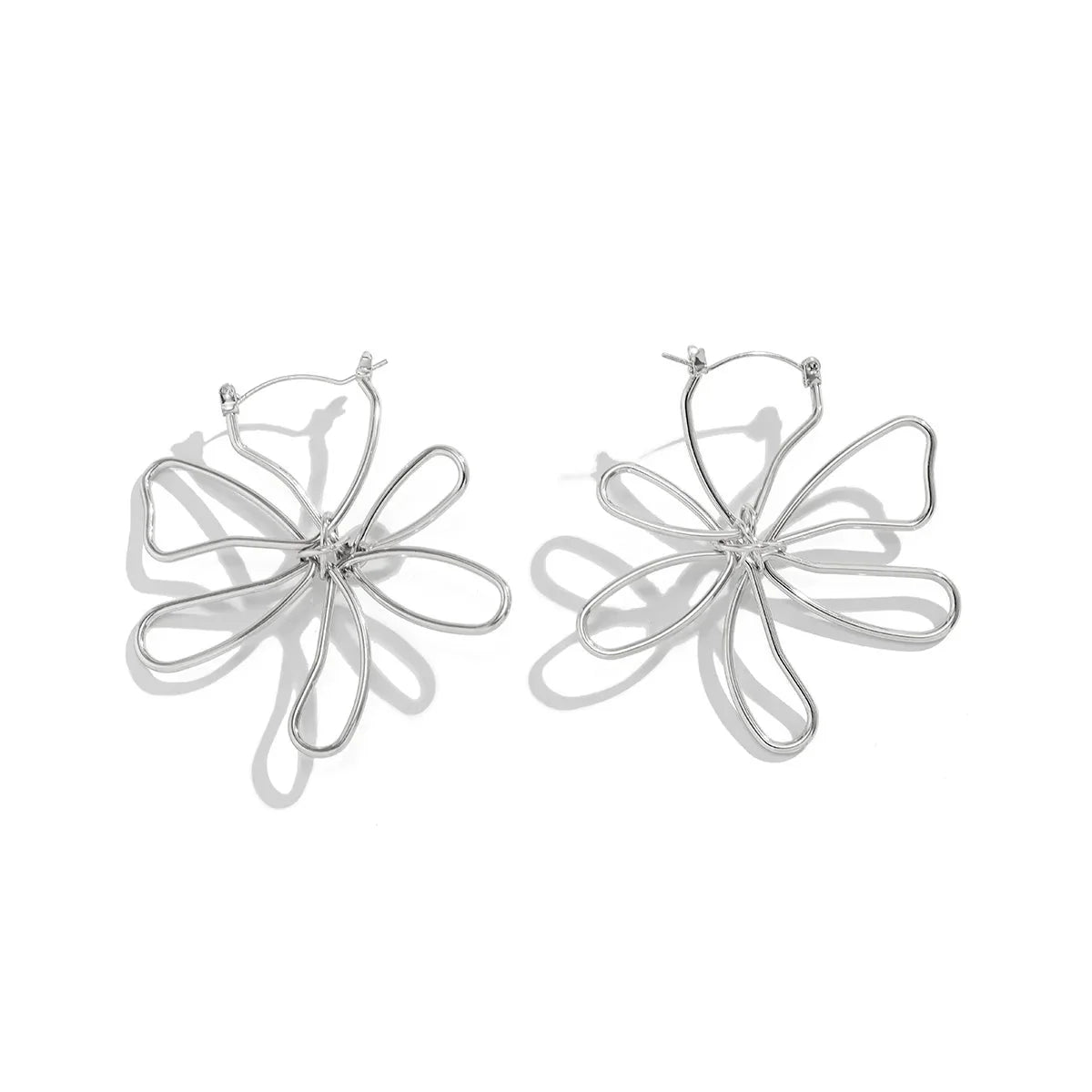 Brehn | Florale Knoten Umriss Ohrringe