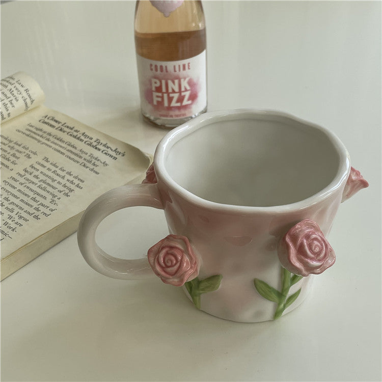 Künstlerische 3D Blumenceramic Tasse – Fesselndes Tulpen- & Rosendesign