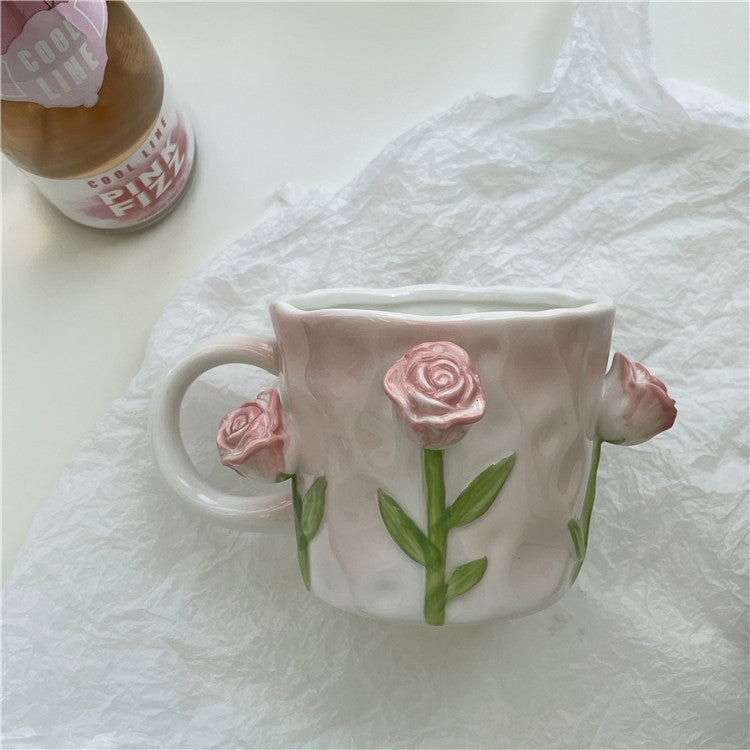 Künstlerische 3D Blumenceramic Tasse – Fesselndes Tulpen- & Rosendesign