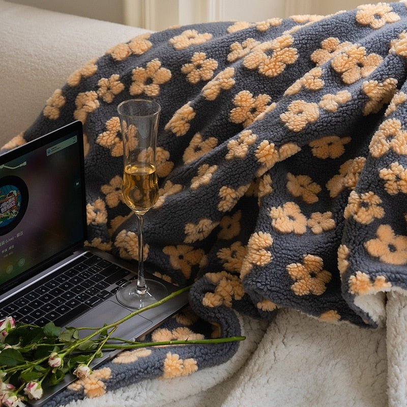 Fluffy Floral Plush Verdickte Decke für Gemütlichen Komfort | Brehn