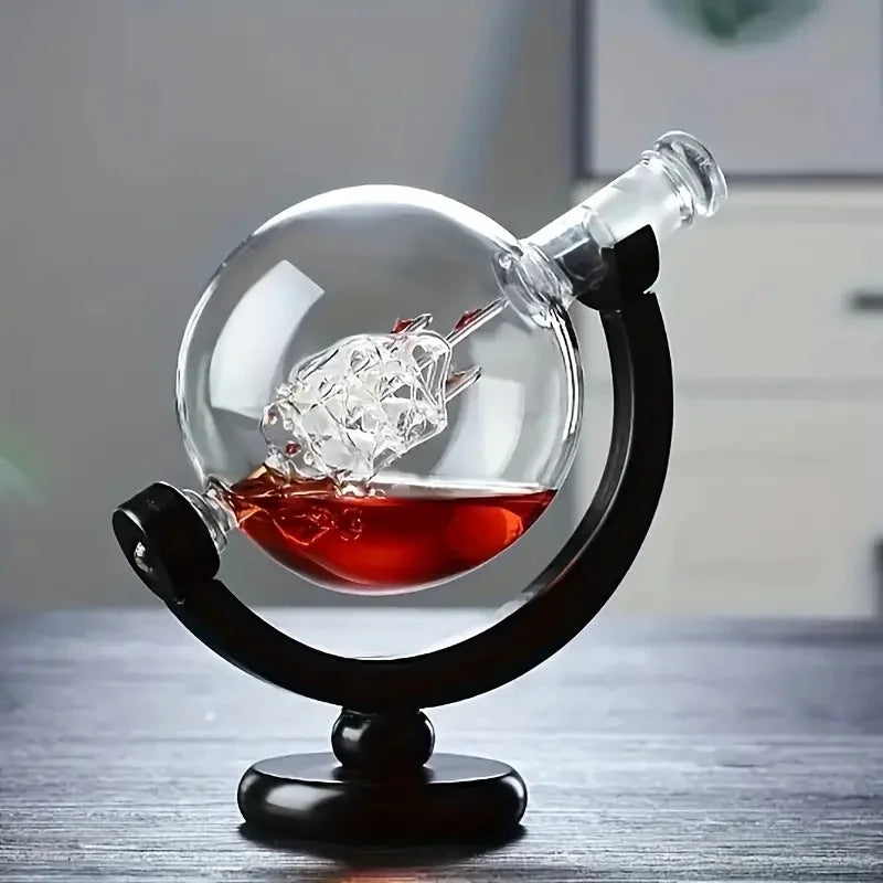 Glas Whisky Dekanter Set mit Holzständer Graviertes Weltkugel-Design | Brehn