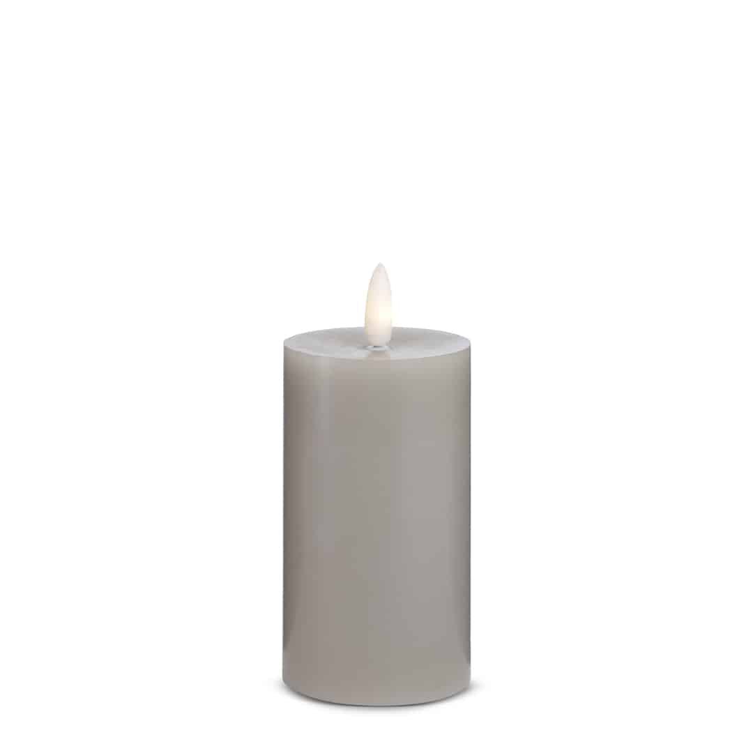 LED Kerze (1 Stück) mit realistischer 3D Flamme 5 x 12,5 cm | Brehn