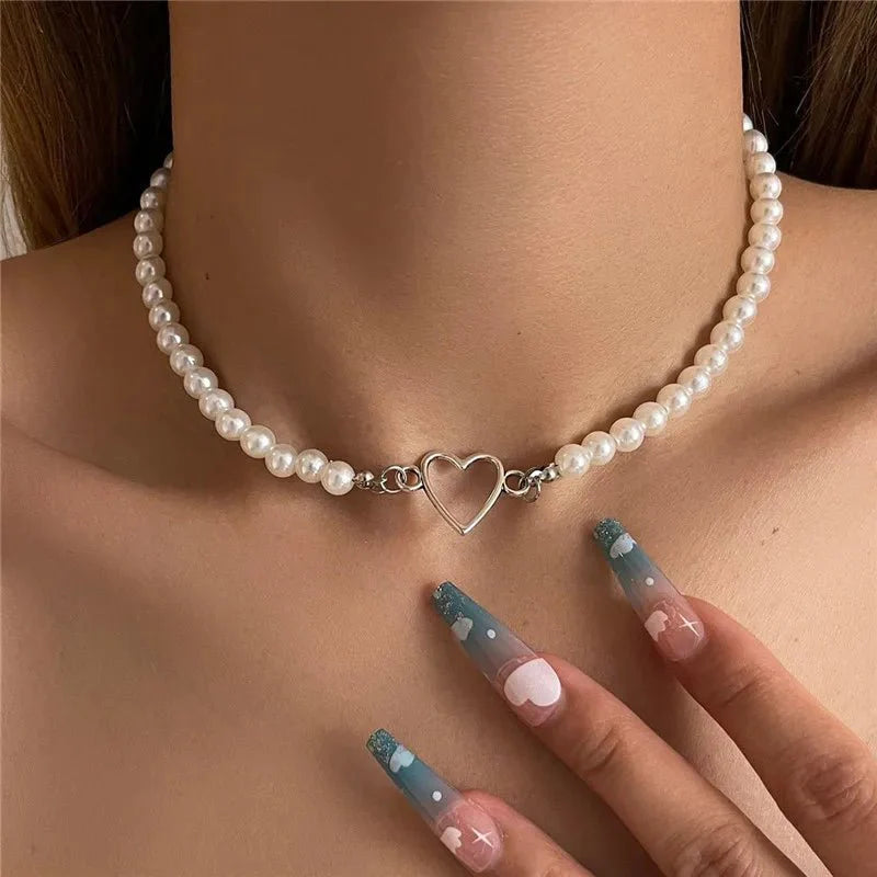 Brehn | Herzumriss Perlen Choker Halskette
