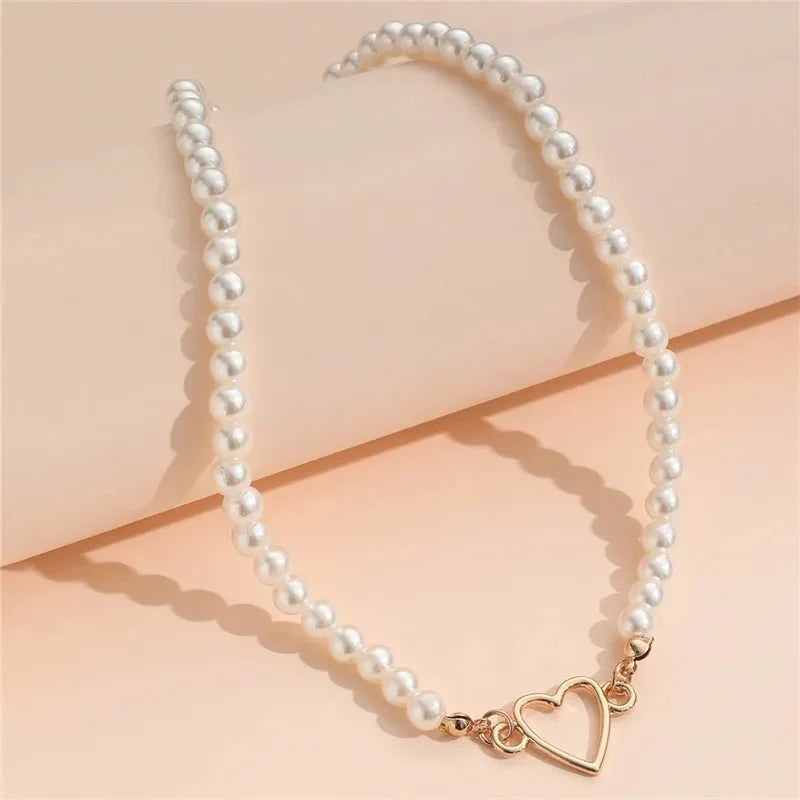 Brehn | Herzumriss Perlen Choker Halskette
