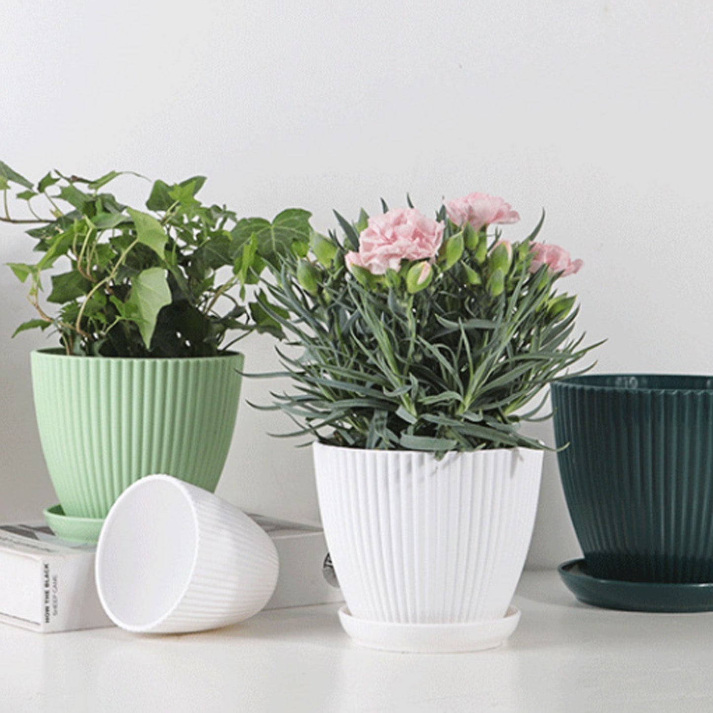 Home Garden Pflanzentopf mit Unterteller - Modernes Kunststoffdesign | Brehn