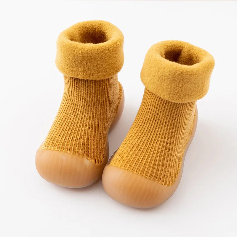 Brehn | Warme Sicherheit – Rutschfeste Sockenschuhe Für Kleinkinder
