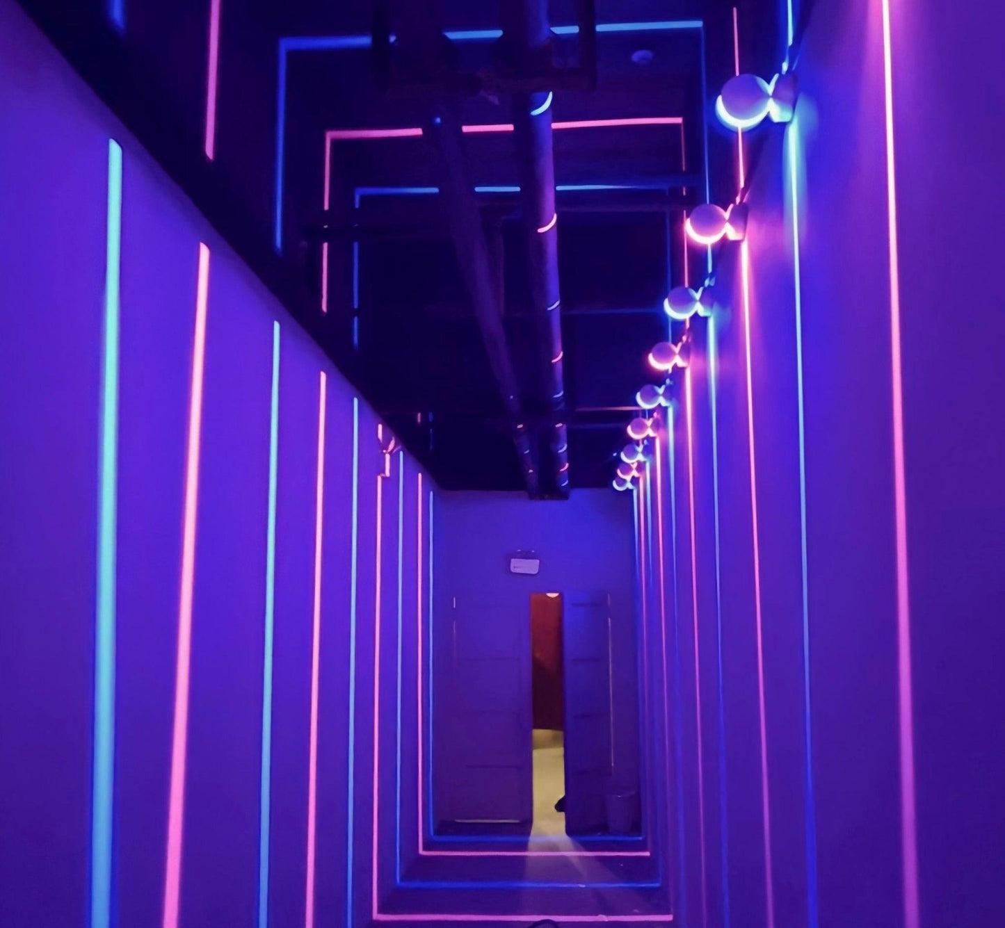 Brehn | Lumina Ambiance Licht - Moderne LED-Fensterbankbeleuchtung mit 360-Grad-Ambiente