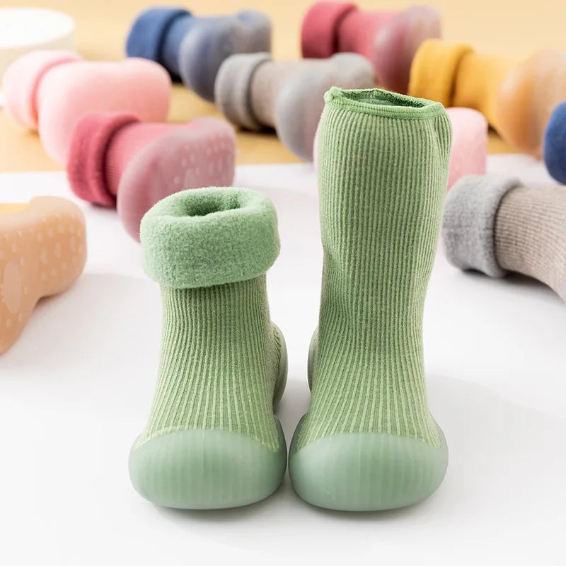 Brehn | Warme Sicherheit – Rutschfeste Sockenschuhe Für Kleinkinder