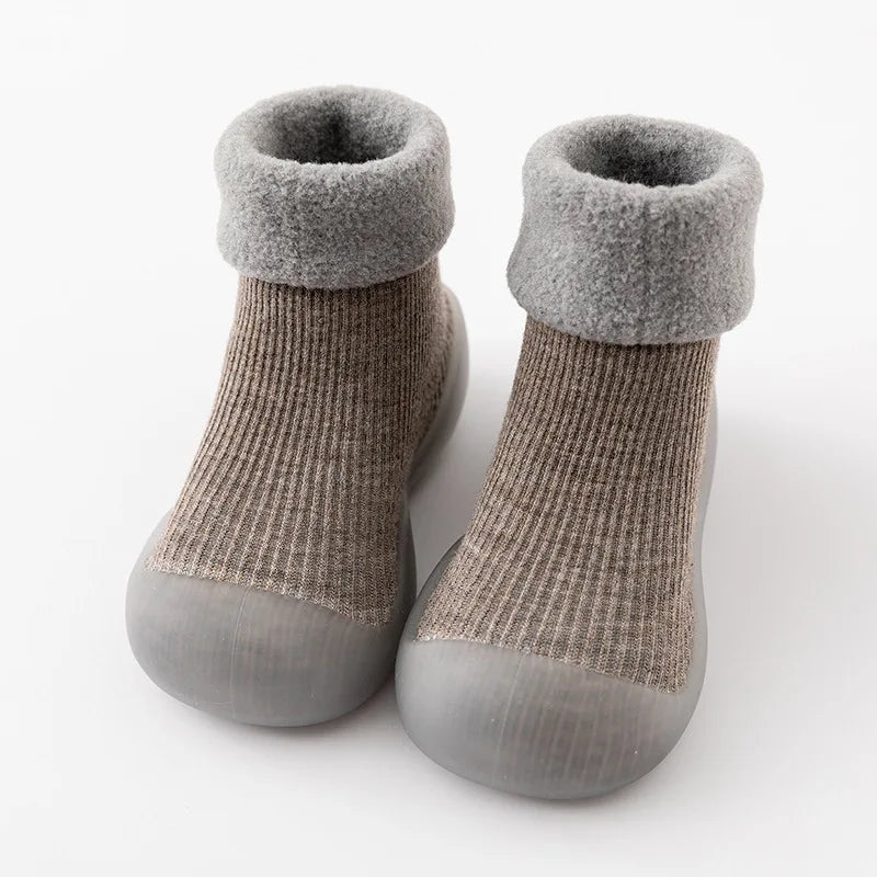 Brehn | Warme Sicherheit – Rutschfeste Sockenschuhe Für Kleinkinder