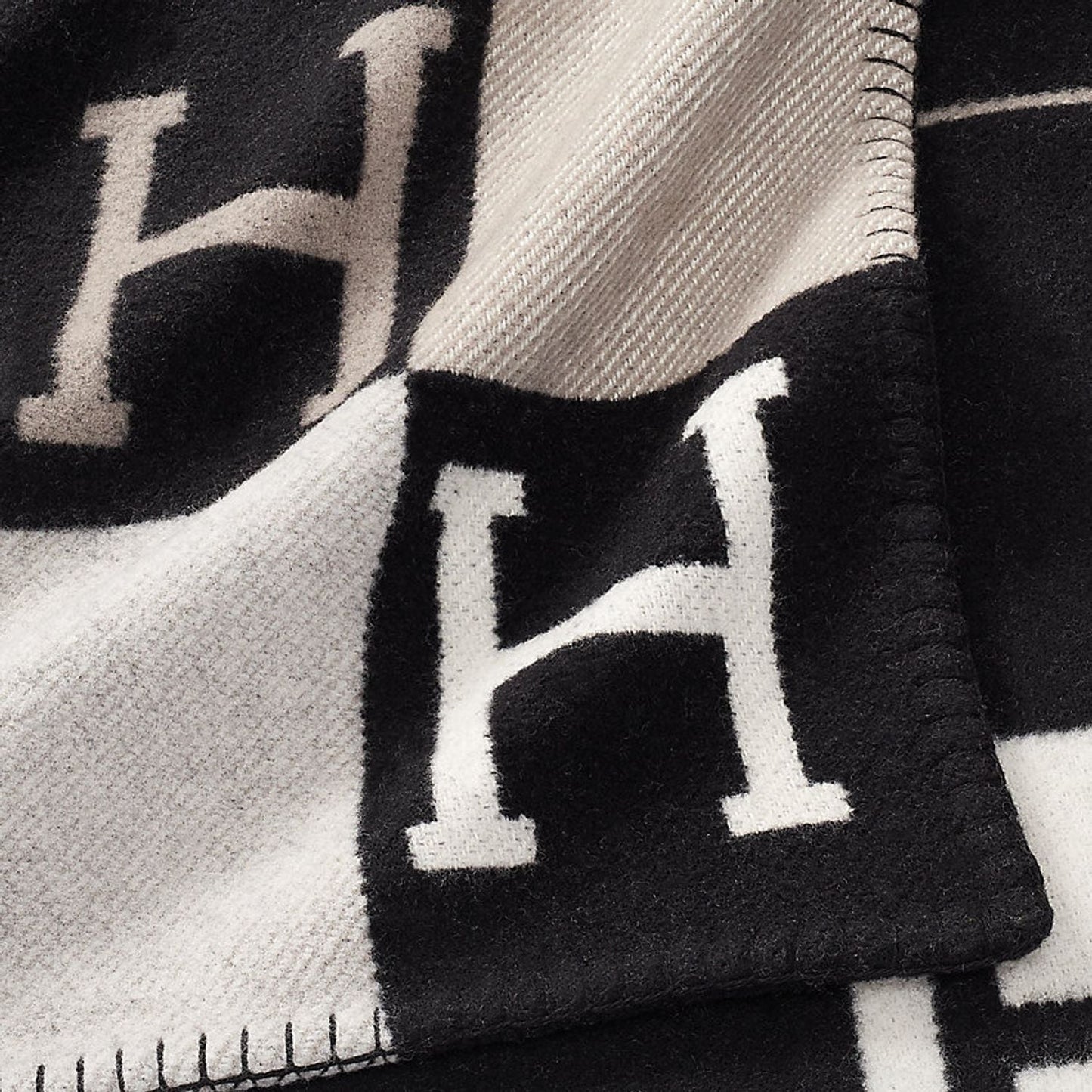 BowLift | Wool Cashmere Blend Throw Blanket (70% Wool / 30% Cashmere) 140x170 cm