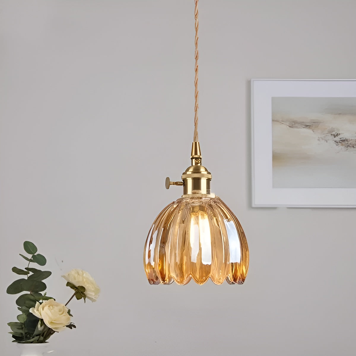 Pendelleuchte mit Blütenglas japanisches Design für gemütliche Räume