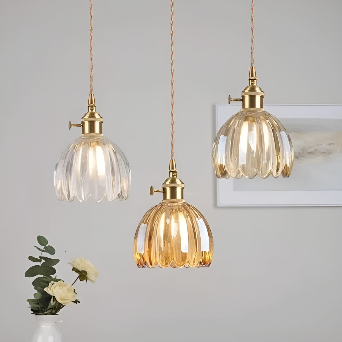 Pendelleuchte mit Blütenglas japanisches Design für gemütliche Räume