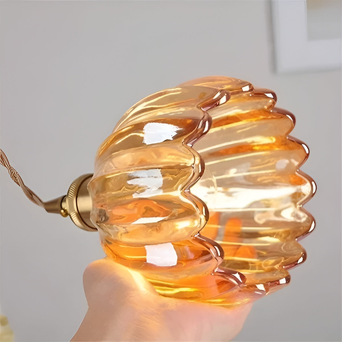 Pendelleuchte mit Blütenglas japanisches Design für gemütliche Räume