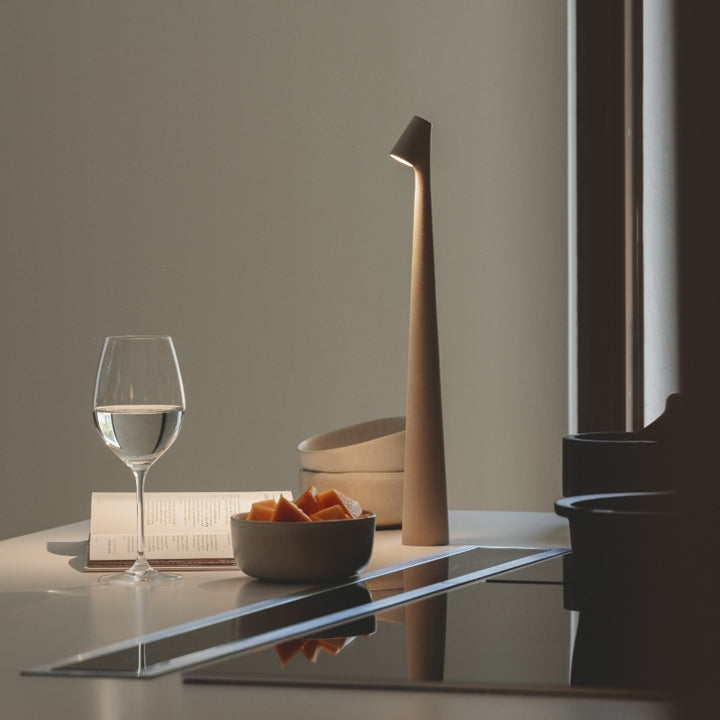 Brehn | Skulptur Tischlampe Drahtlose LED Lampe Solid Aluminium 10000mAh Batterie 3-Stufen Dimmung CRI 90 USB-C Ladeanschluss Warmweiß 2700K