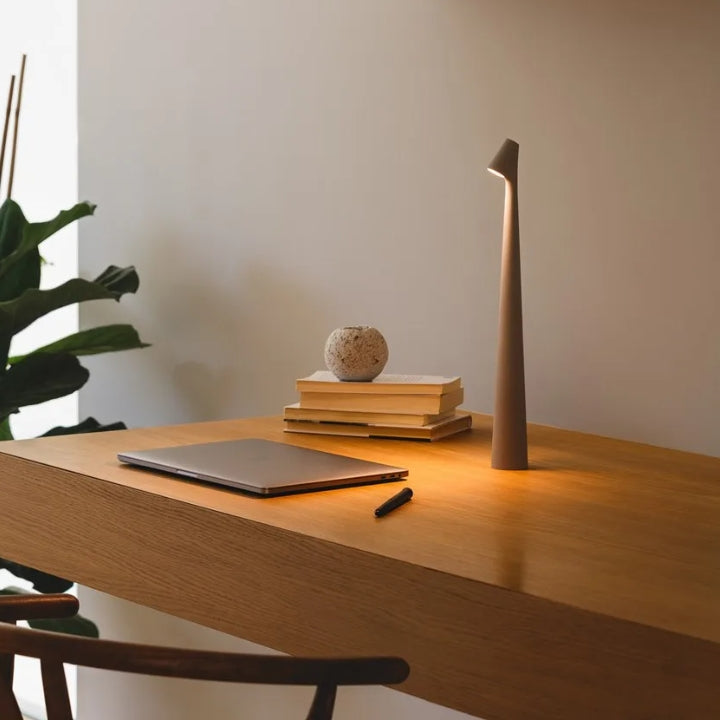 Brehn | Skulptur Tischlampe Drahtlose LED Lampe Solid Aluminium 10000mAh Batterie 3-Stufen Dimmung CRI 90 USB-C Ladeanschluss Warmweiß 2700K