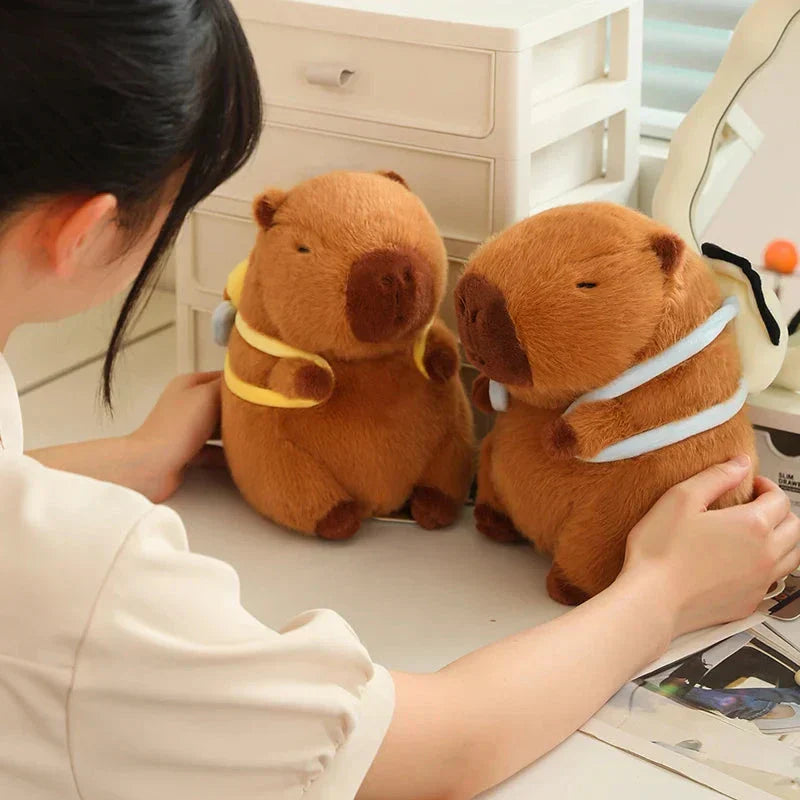 Brehn | Kawaii Capybara mit Rucksack Plüschkollektion