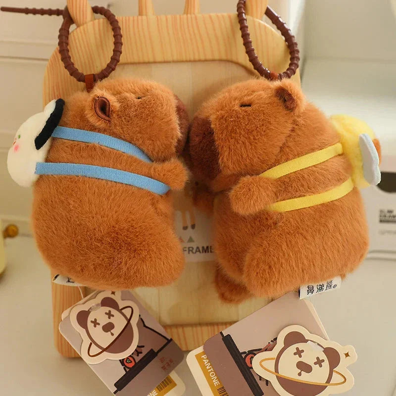 Brehn | Kawaii Capybara mit Rucksack Plüschkollektion