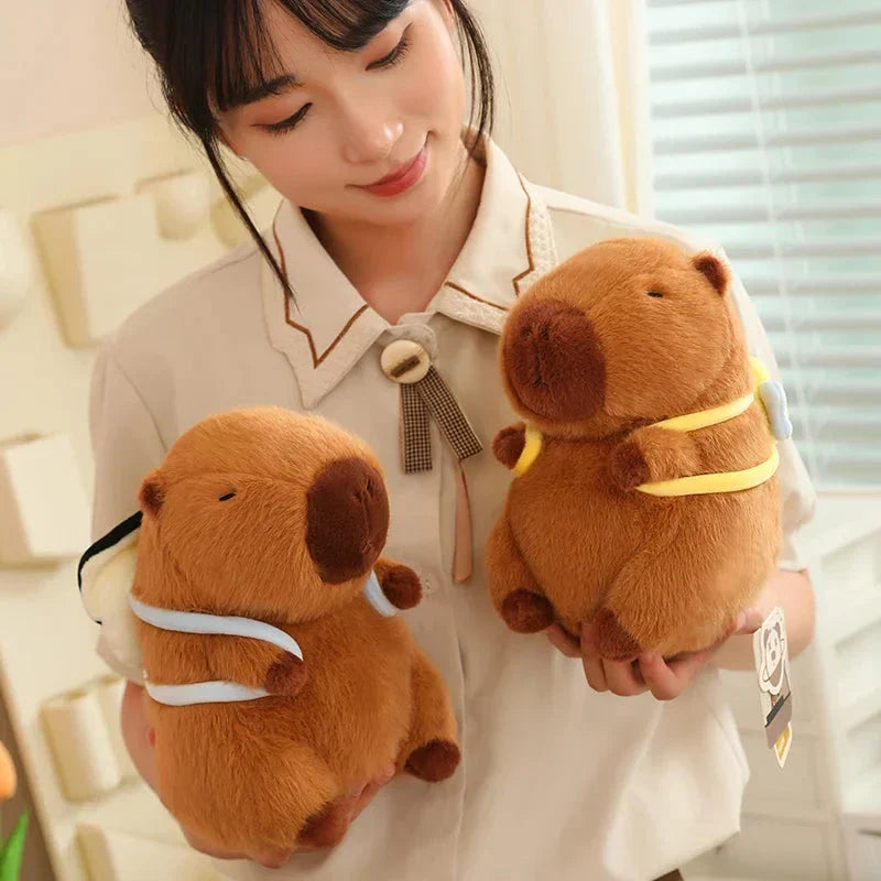 Brehn | Kawaii Capybara mit Rucksack Plüschkollektion