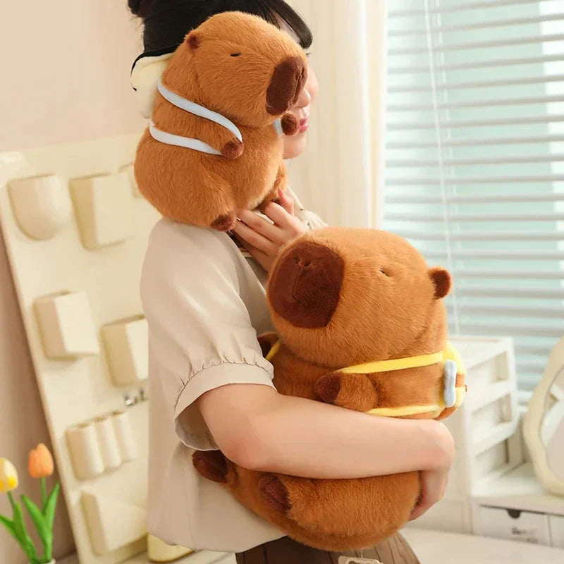 Brehn | Kawaii Capybara mit Rucksack Plüschkollektion